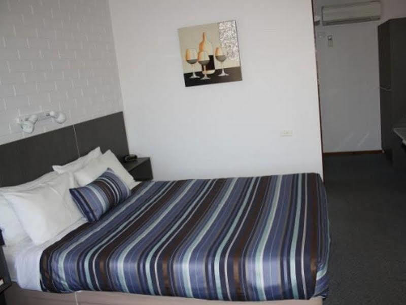 Raglan Motor Inn Warrnambool Zewnętrze zdjęcie
